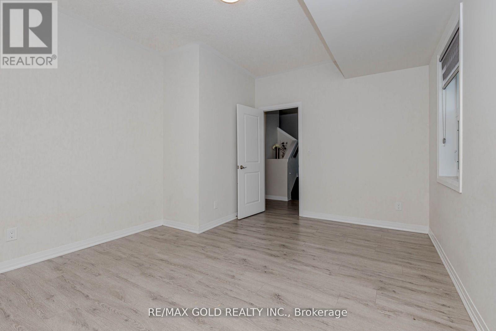 3 - 124 Seabrook Drive, Kitchener, Ontario  N2R 0R7 - Photo 21 - X12463447