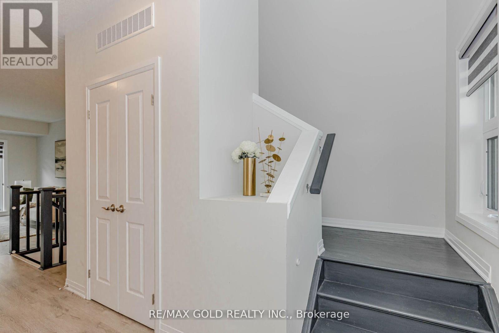 3 - 124 Seabrook Drive, Kitchener, Ontario  N2R 0R7 - Photo 25 - X12463447