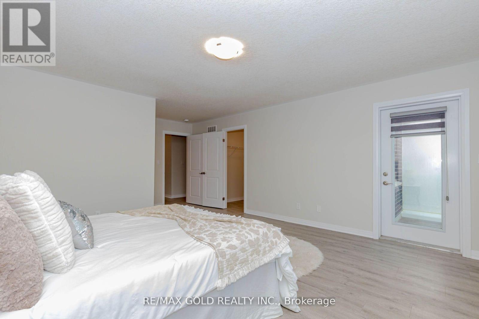 3 - 124 Seabrook Drive, Kitchener, Ontario  N2R 0R7 - Photo 30 - X12463447