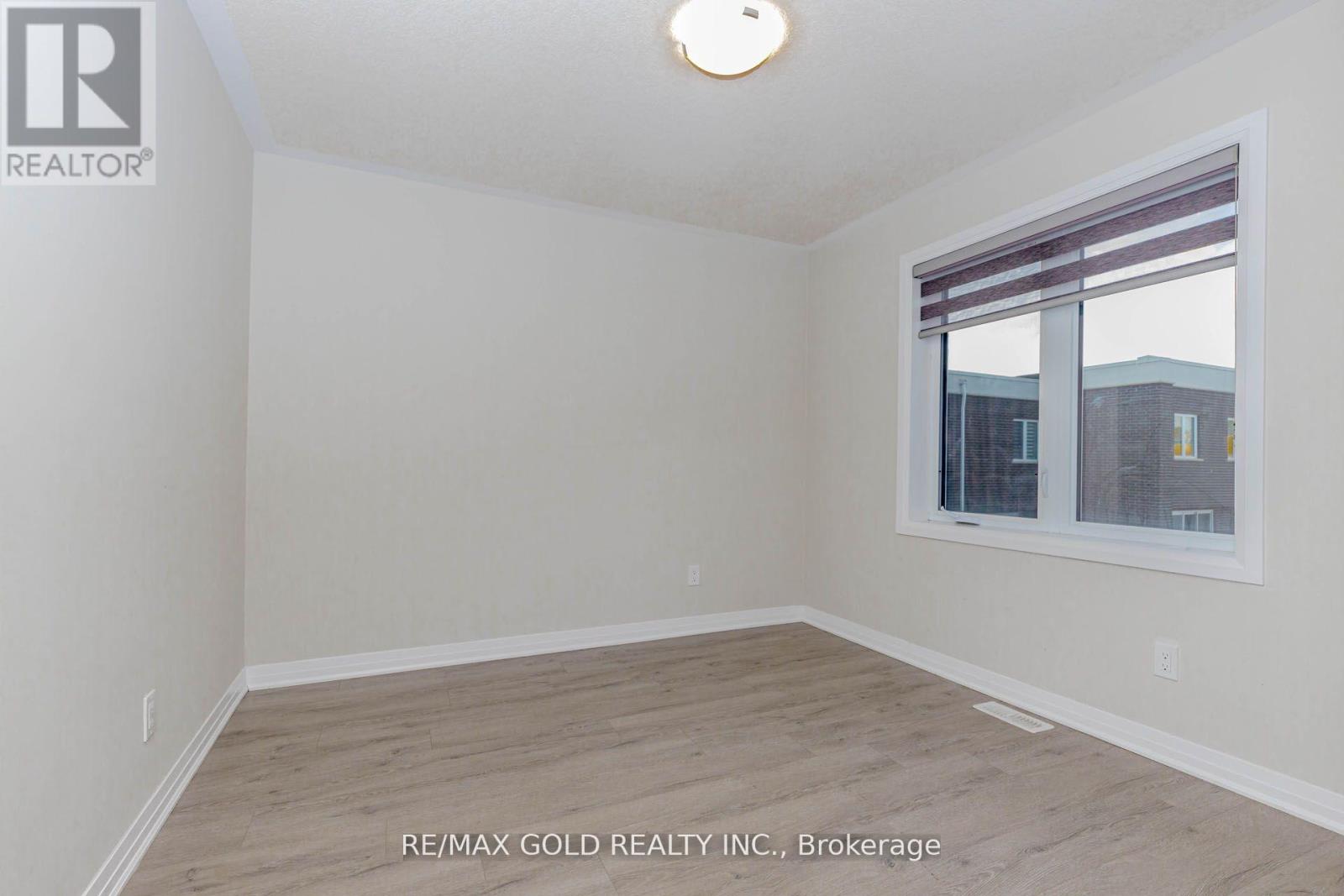3 - 124 Seabrook Drive, Kitchener, Ontario  N2R 0R7 - Photo 36 - X12463447