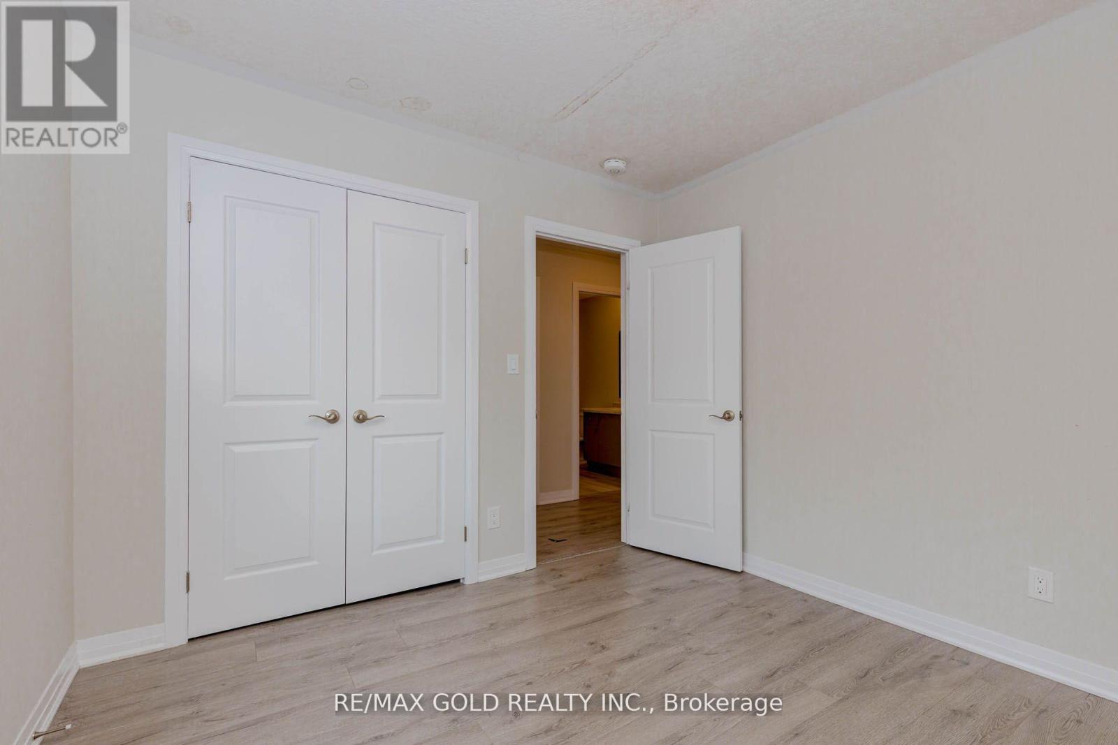 3 - 124 Seabrook Drive, Kitchener, Ontario  N2R 0R7 - Photo 38 - X12463447