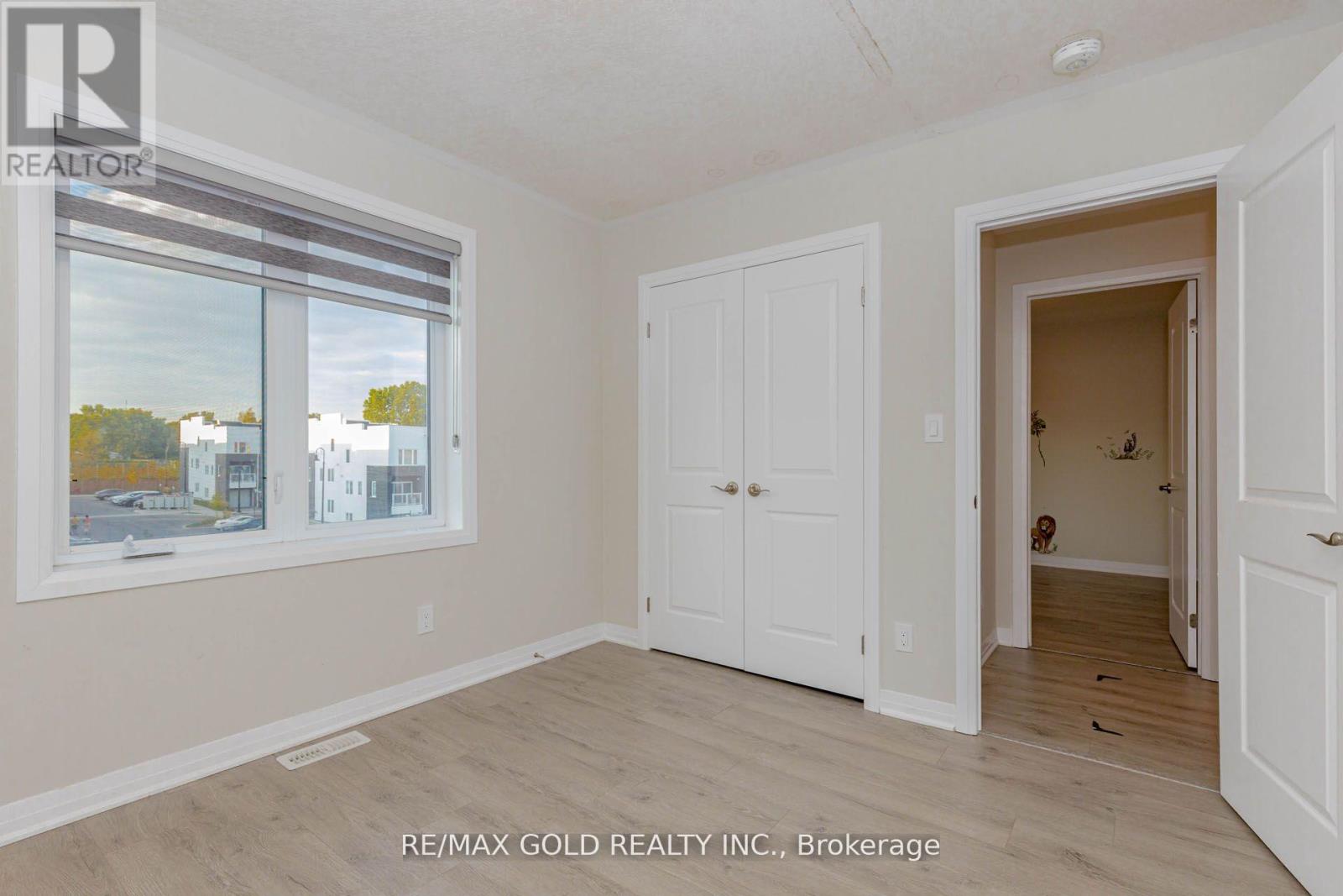 3 - 124 Seabrook Drive, Kitchener, Ontario  N2R 0R7 - Photo 39 - X12463447