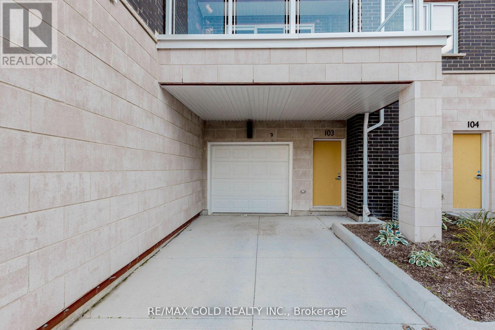 3 - 124 Seabrook Drive, Kitchener, Ontario  N2R 0R7 - Photo 49 - X12463447