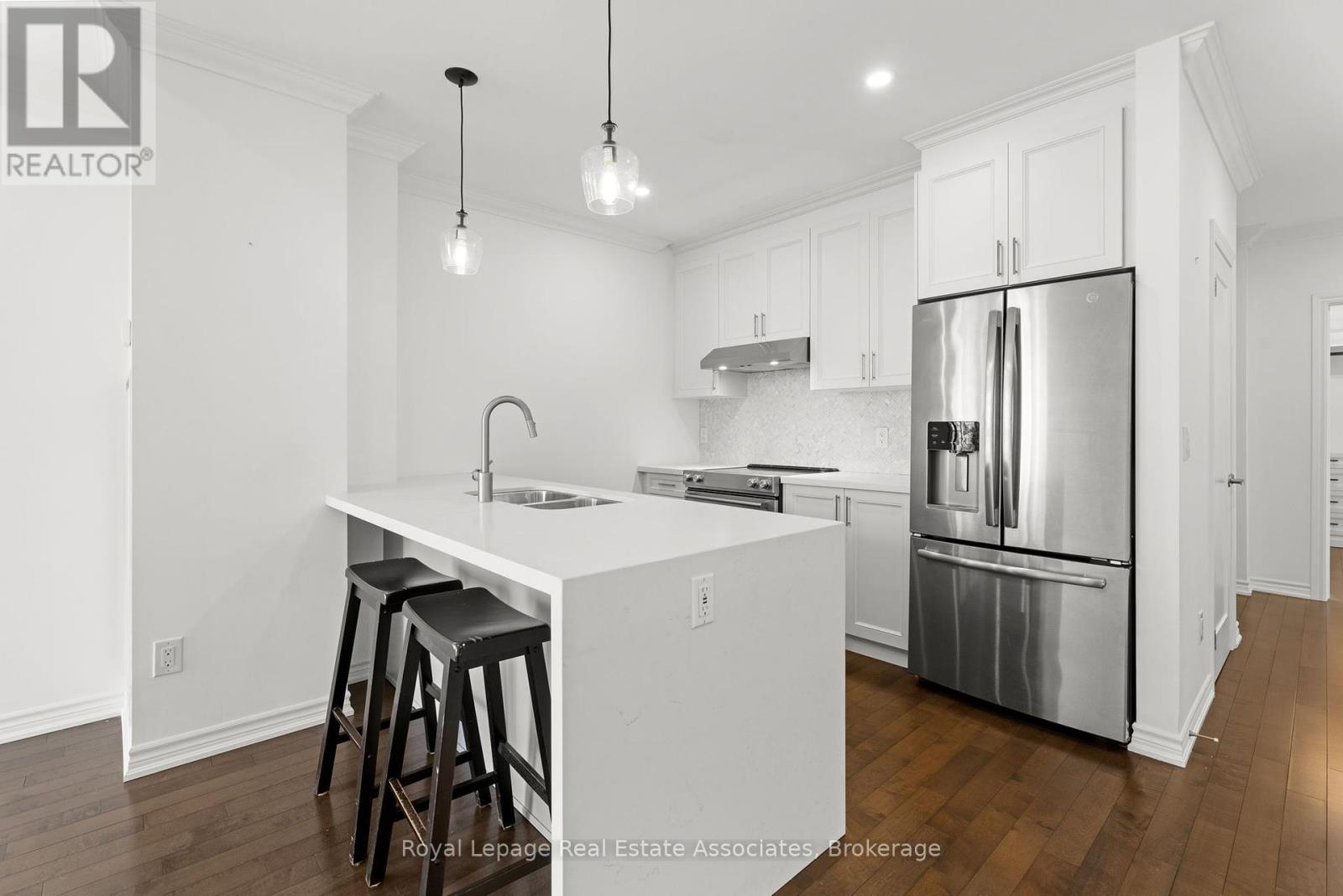 1106 - 81 Robinson Street, Hamilton, Ontario  L8P 0C2 - Photo 8 - X12463448