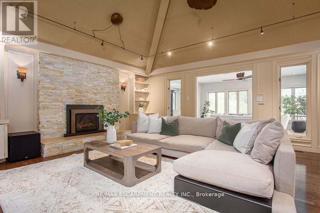 27 Blackberry Place, Hamilton, Ontario  L0R 1H2 - Photo 19 - X12463456
