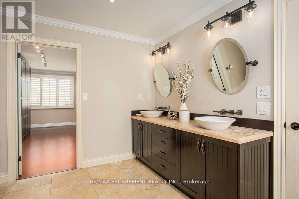 27 Blackberry Place, Hamilton, Ontario  L0R 1H2 - Photo 24 - X12463456