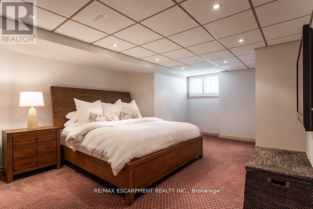27 Blackberry Place, Hamilton, Ontario  L0R 1H2 - Photo 34 - X12463456