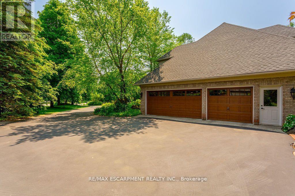 27 Blackberry Place, Hamilton, Ontario  L0R 1H2 - Photo 36 - X12463456
