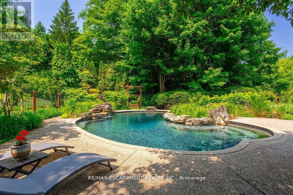 27 Blackberry Place, Hamilton, Ontario  L0R 1H2 - Photo 40 - X12463456