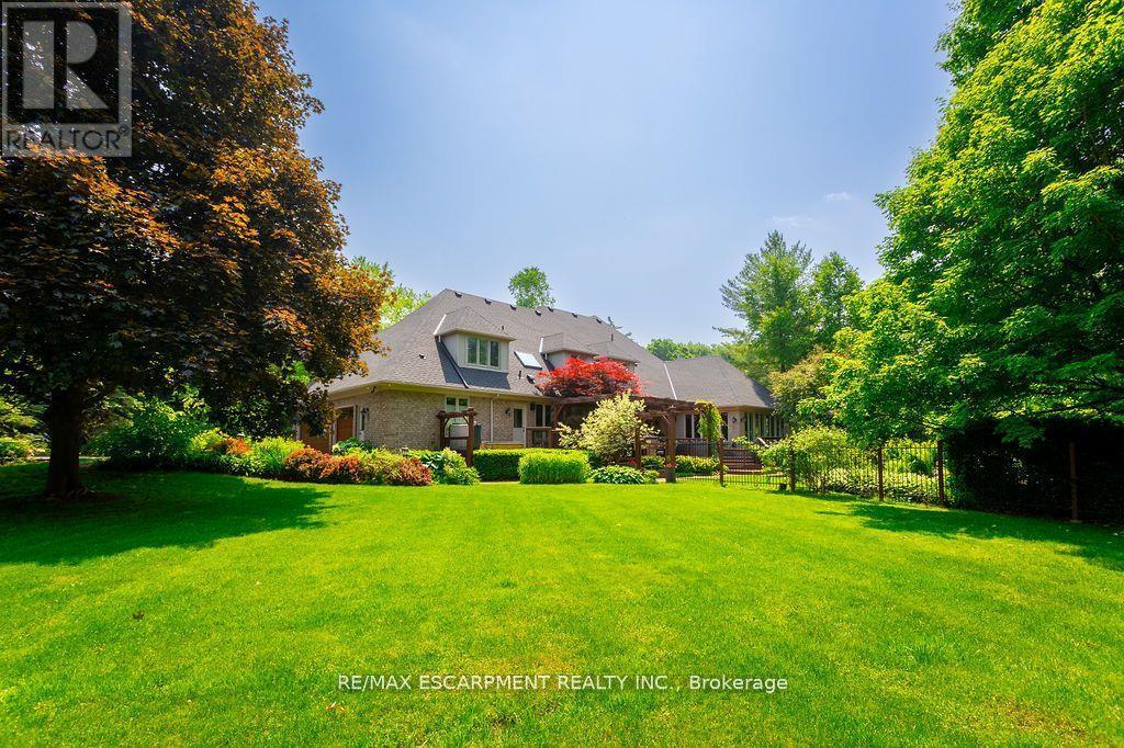 27 Blackberry Place, Hamilton, Ontario  L0R 1H2 - Photo 44 - X12463456