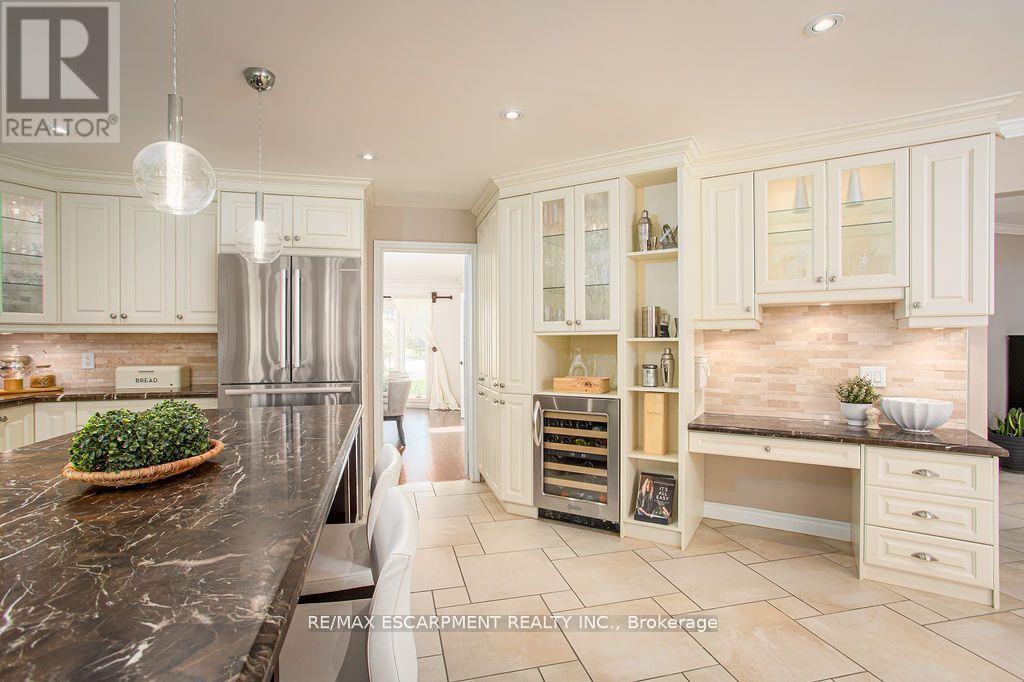 27 Blackberry Place, Hamilton, Ontario  L0R 1H2 - Photo 8 - X12463456