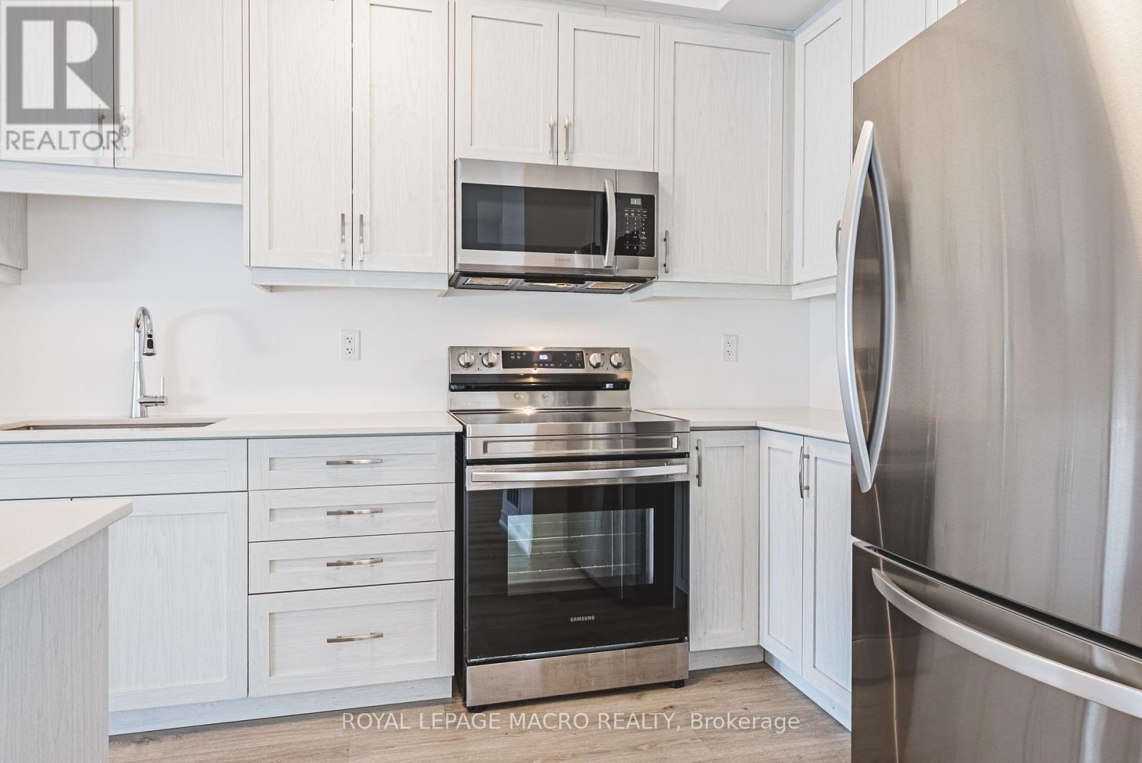 5 - 461 Blackburn Drive, Brantford, Ontario  N3T 0W9 - Photo 11 - X12463477