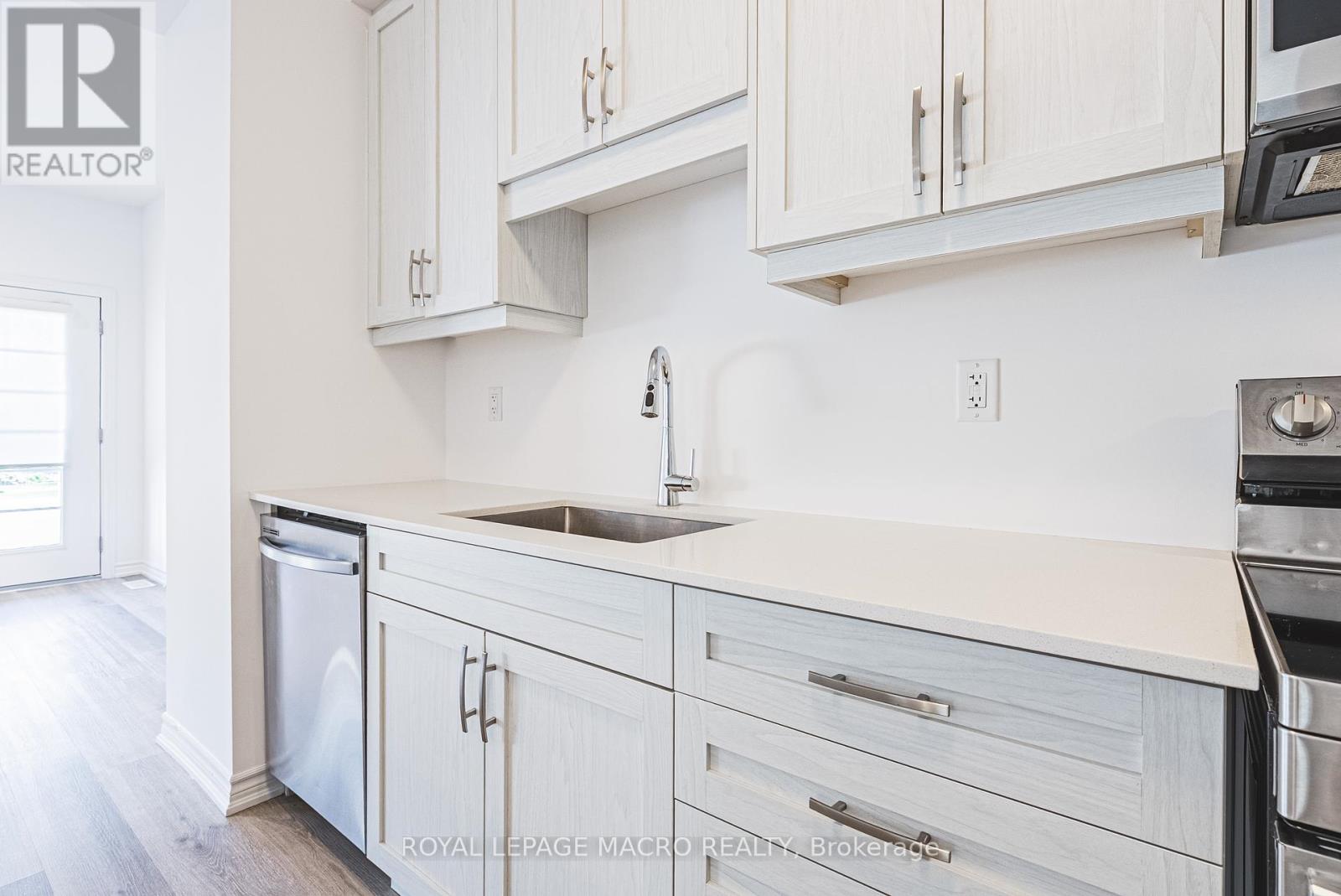 5 - 461 Blackburn Drive, Brantford, Ontario  N3T 0W9 - Photo 12 - X12463477