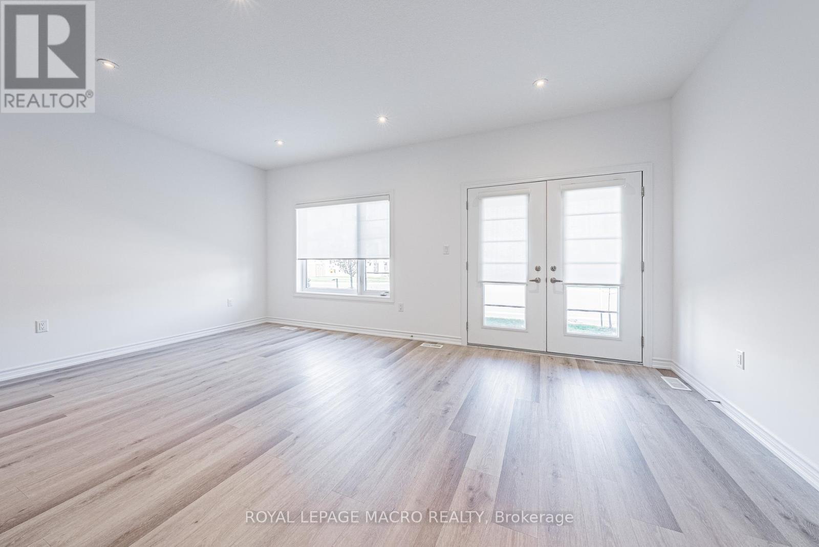 5 - 461 Blackburn Drive, Brantford, Ontario  N3T 0W9 - Photo 14 - X12463477