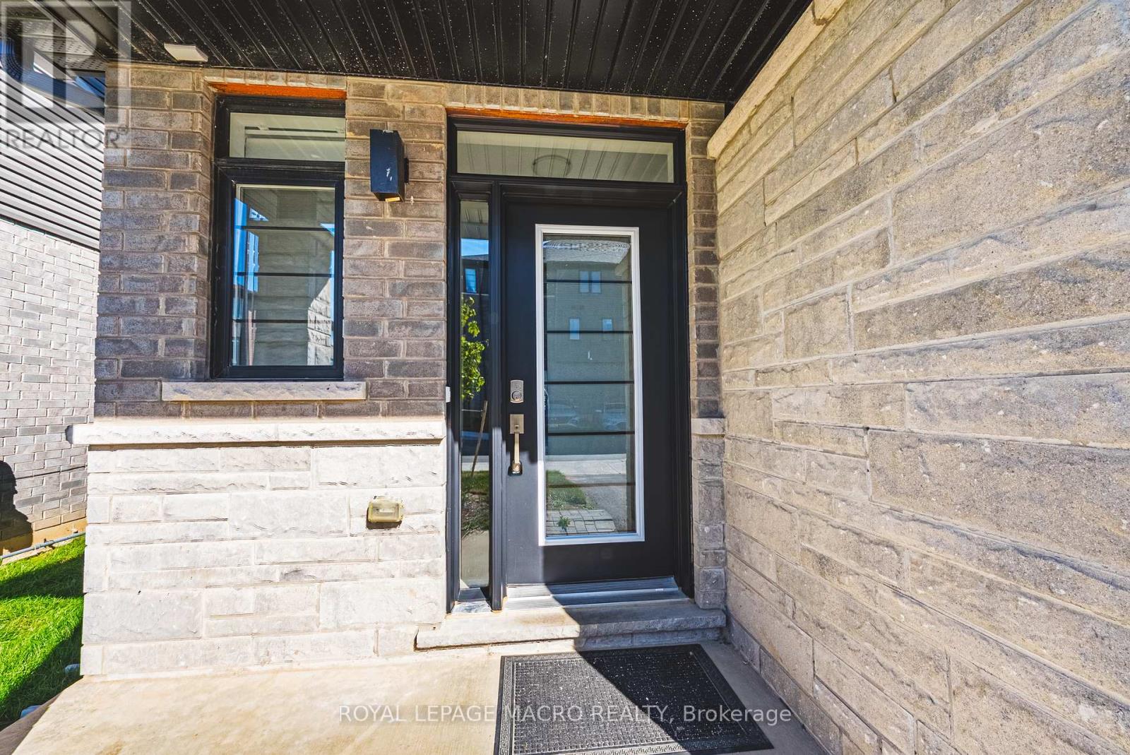 5 - 461 Blackburn Drive, Brantford, Ontario  N3T 0W9 - Photo 6 - X12463477