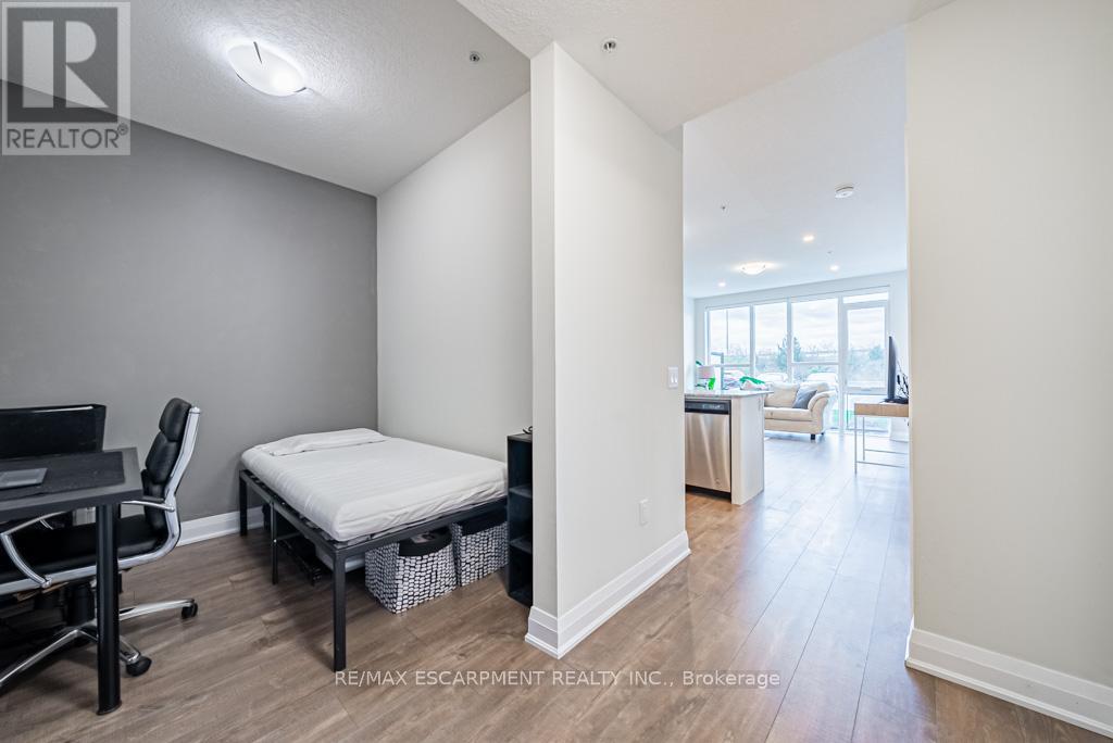 118 - 16 Concord Place, Grimsby, Ontario  L3M 0J1 - Photo 8 - X12463499