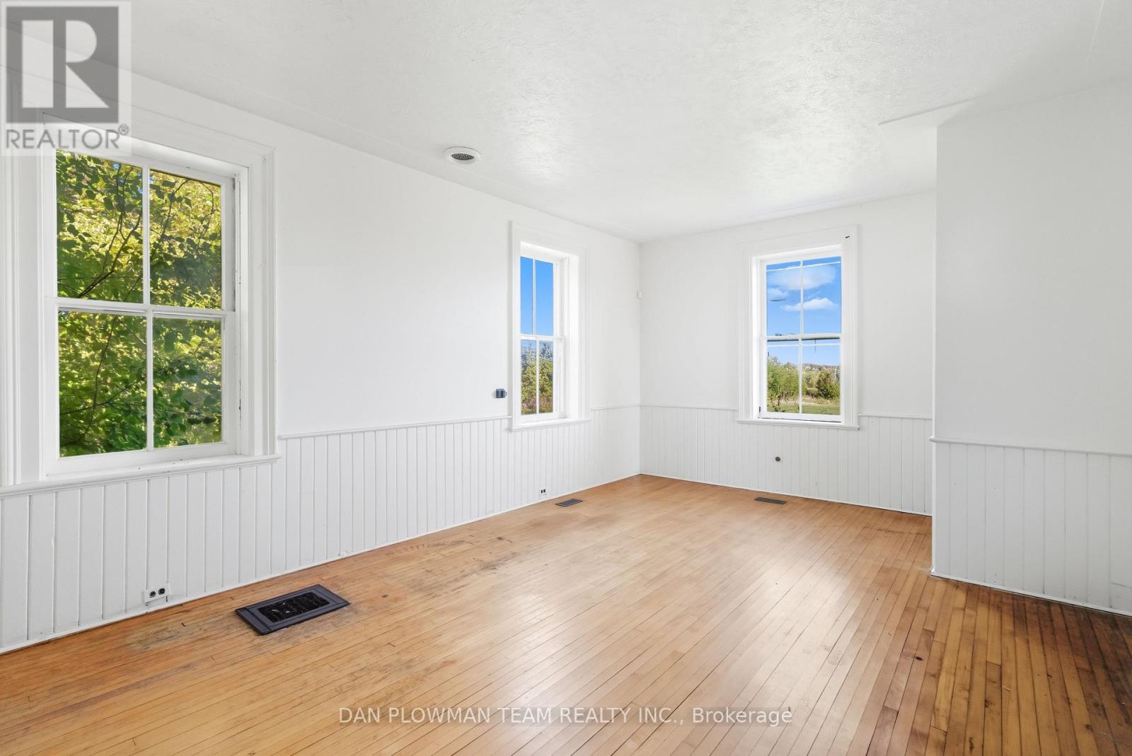 3070 Wallace Point Road, Otonabee-South Monaghan, Ontario  K9J 6Y3 - Photo 12 - X12463518