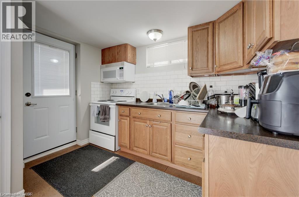 31 Weichel Street Unit# Lower, Kitchener, Ontario  N2M 2A7 - Photo 3 - 40779331
