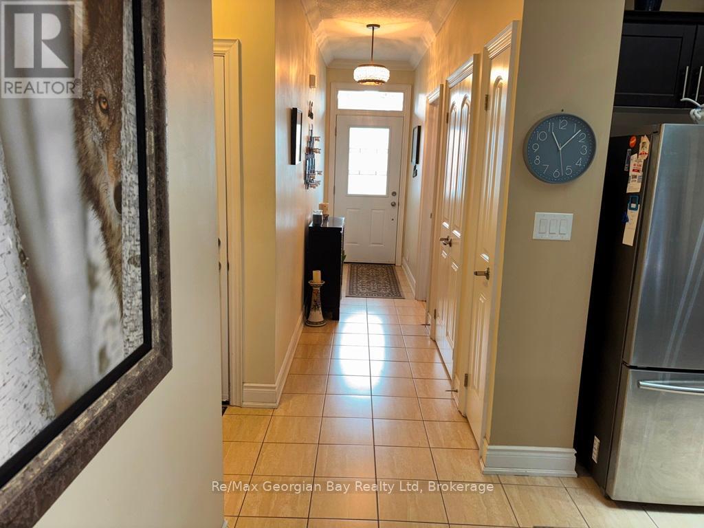 10 Maple Court, Severn, Ontario  L0K 1E0 - Photo 3 - S12463749