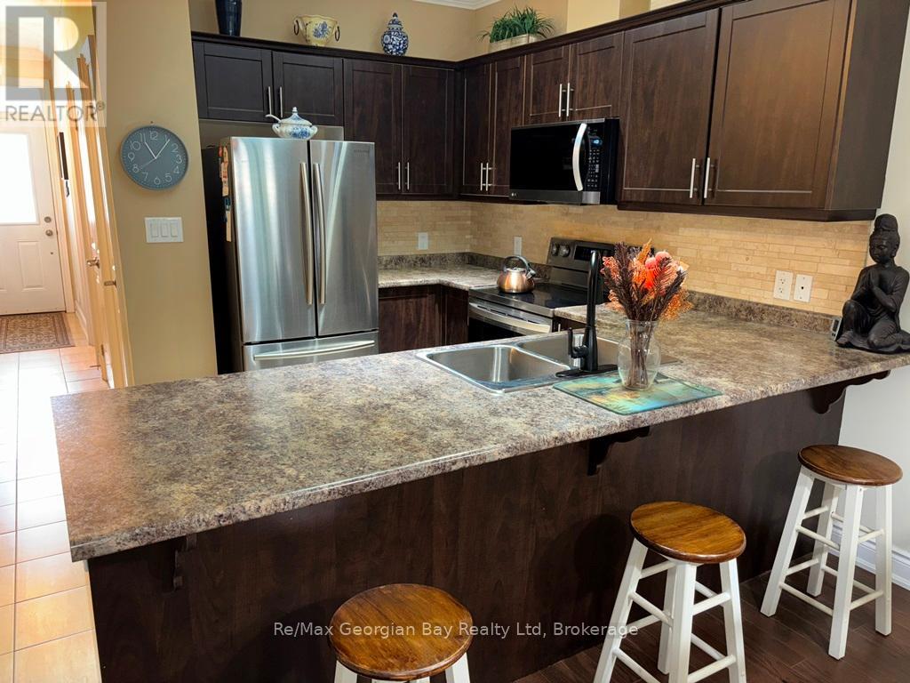 10 Maple Court, Severn, Ontario  L0K 1E0 - Photo 5 - S12463749