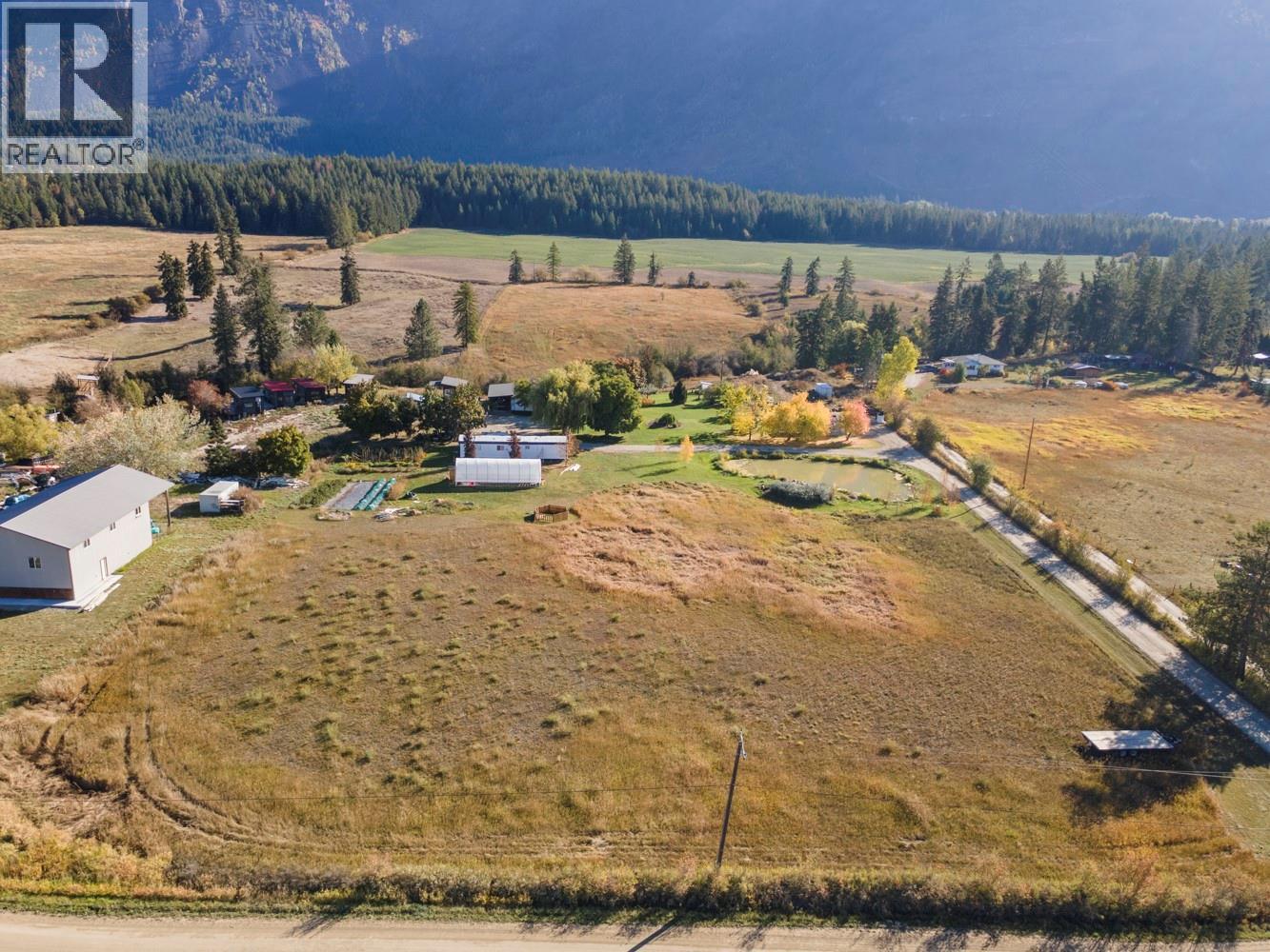 730 Canyon-Lister Road, Lister, British Columbia  V0B 1G2 - Photo 6 - 10364924