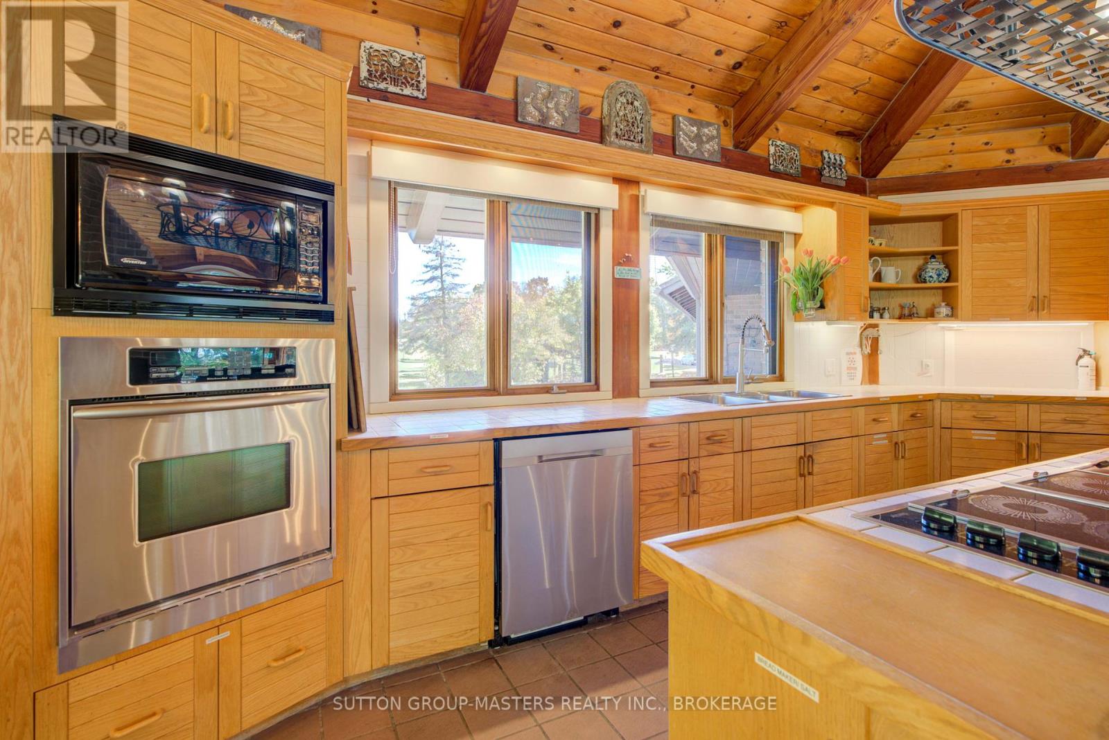 314 Baseline Road, Frontenac Islands (The Islands), Ontario  K7G 2V6 - Photo 15 - X12463746