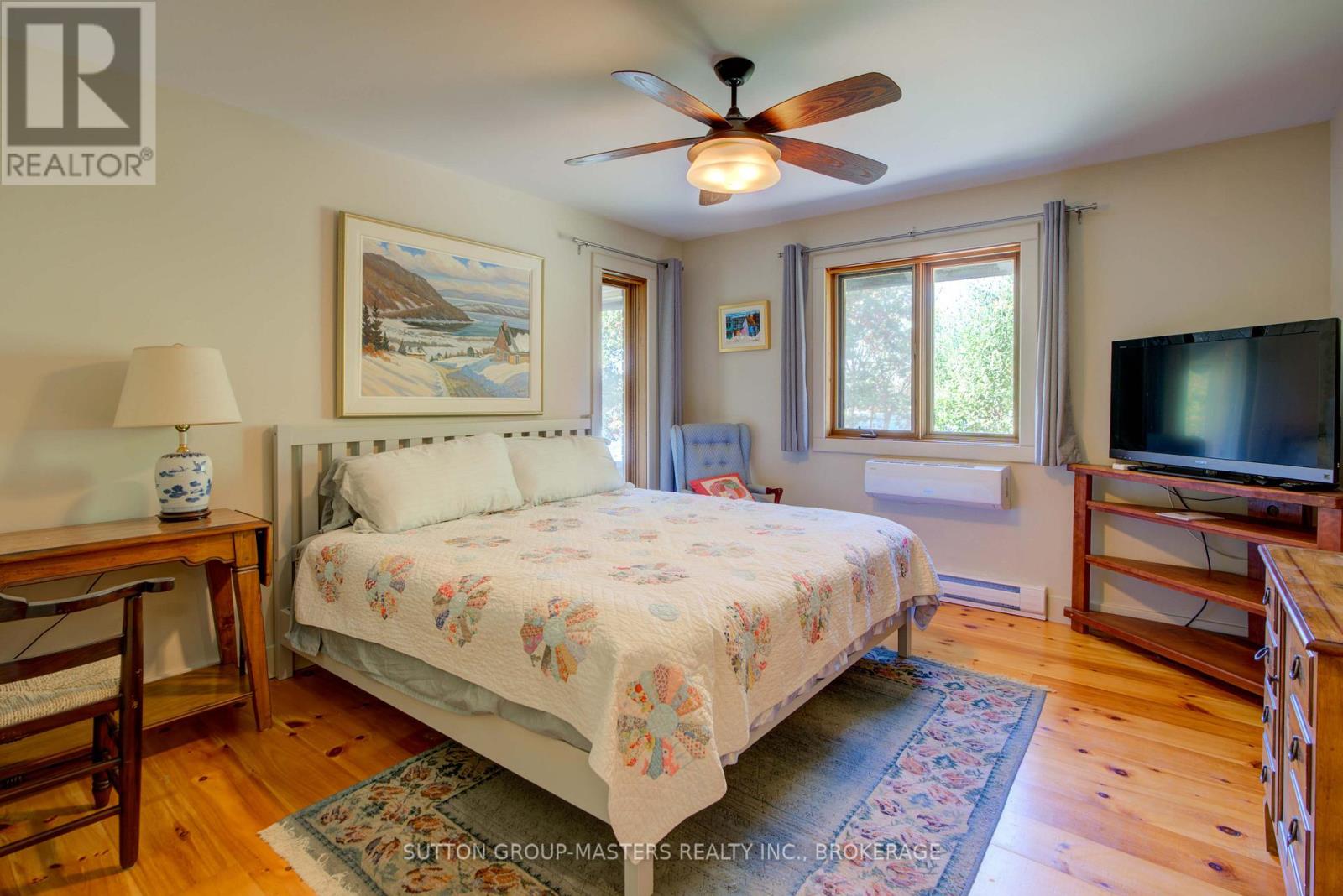 314 Baseline Road, Frontenac Islands (The Islands), Ontario  K7G 2V6 - Photo 19 - X12463746