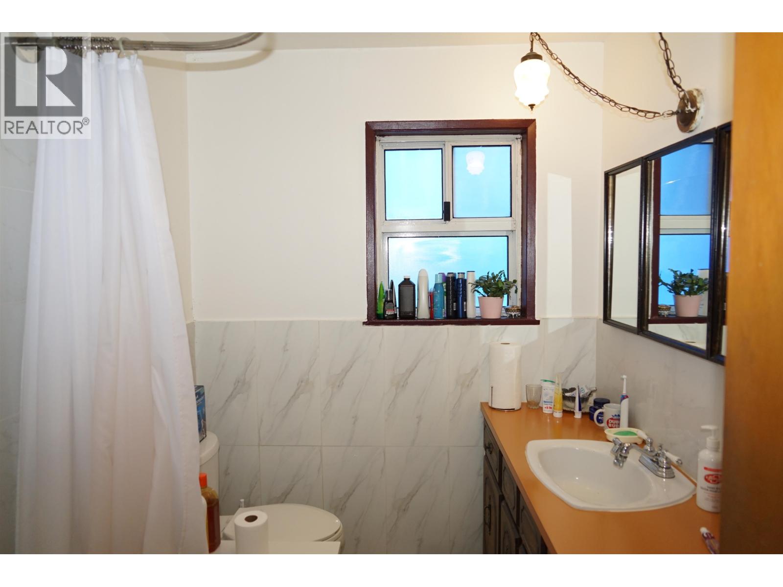 7008 Curtis Street, Burnaby, British Columbia  V5A 1J6 - Photo 6 - R3056559