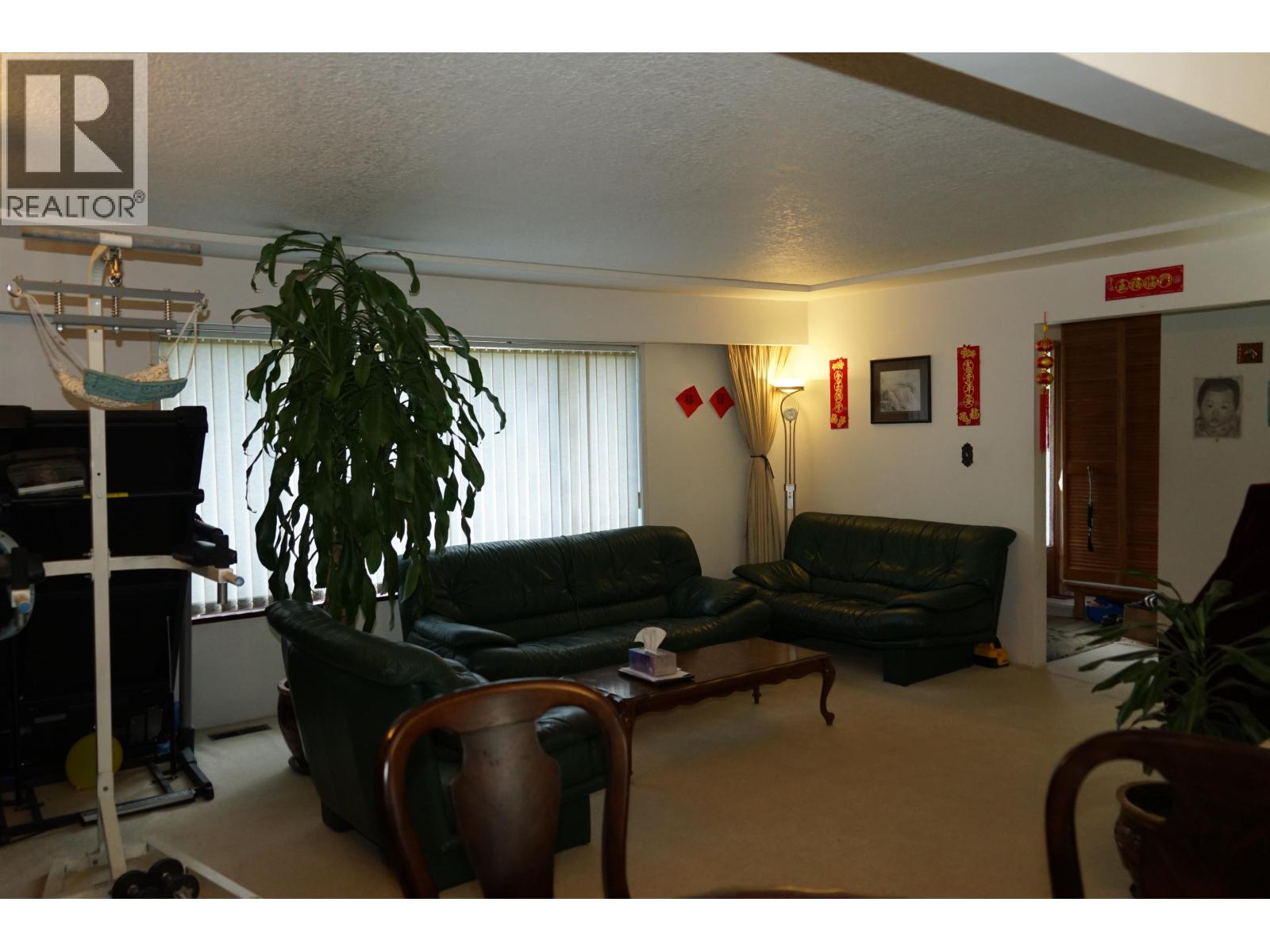 7008 Curtis Street, Burnaby, British Columbia  V5A 1J6 - Photo 4 - R3056559