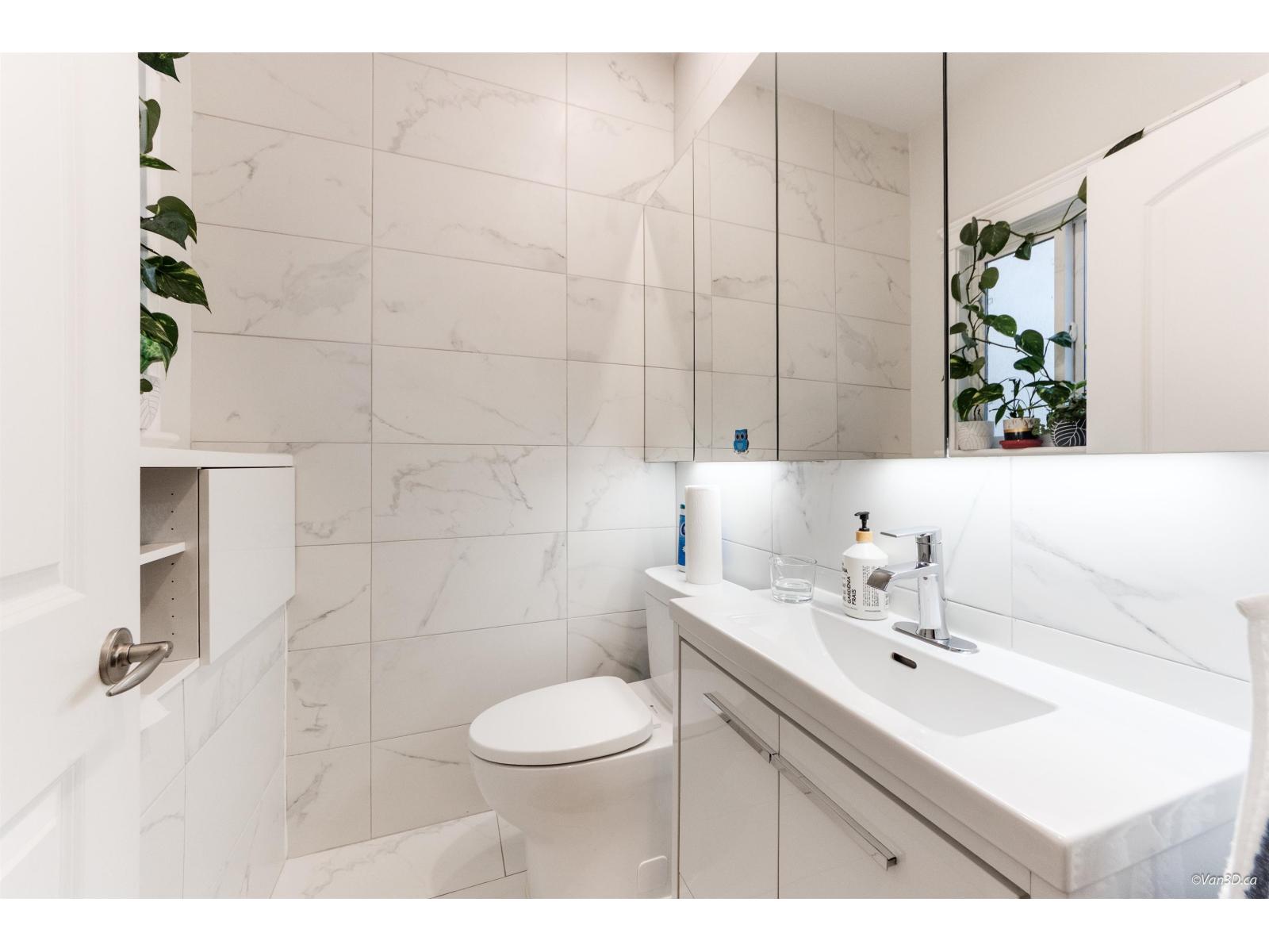 6631 192a Street, Surrey, British Columbia  V4N 0B9 - Photo 6 - R3057812