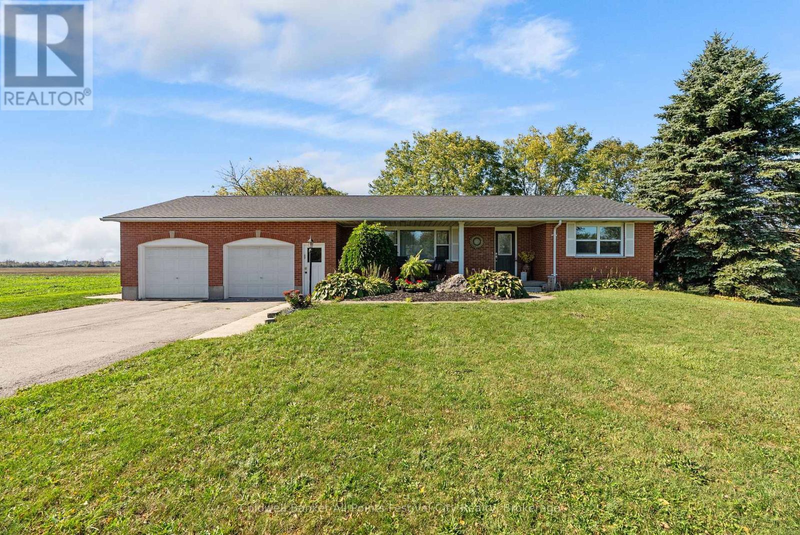 81993 Bluewater Highway, Ashfield-Colborne-Wawanosh, Ontario  N7A 3Y2 - Photo 2 - X12463718
