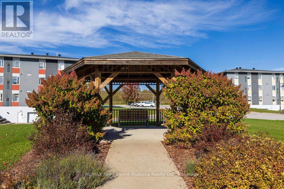 303 - 20d Silver Birch Court, Parry Sound, Ontario  P2A 0A7 - Photo 5 - X12463720
