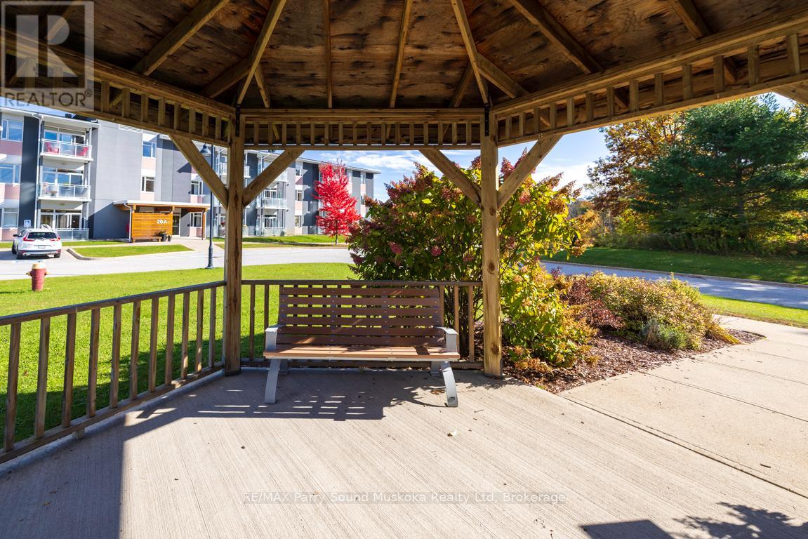 303 - 20d Silver Birch Court, Parry Sound, Ontario  P2A 0A7 - Photo 6 - X12463720