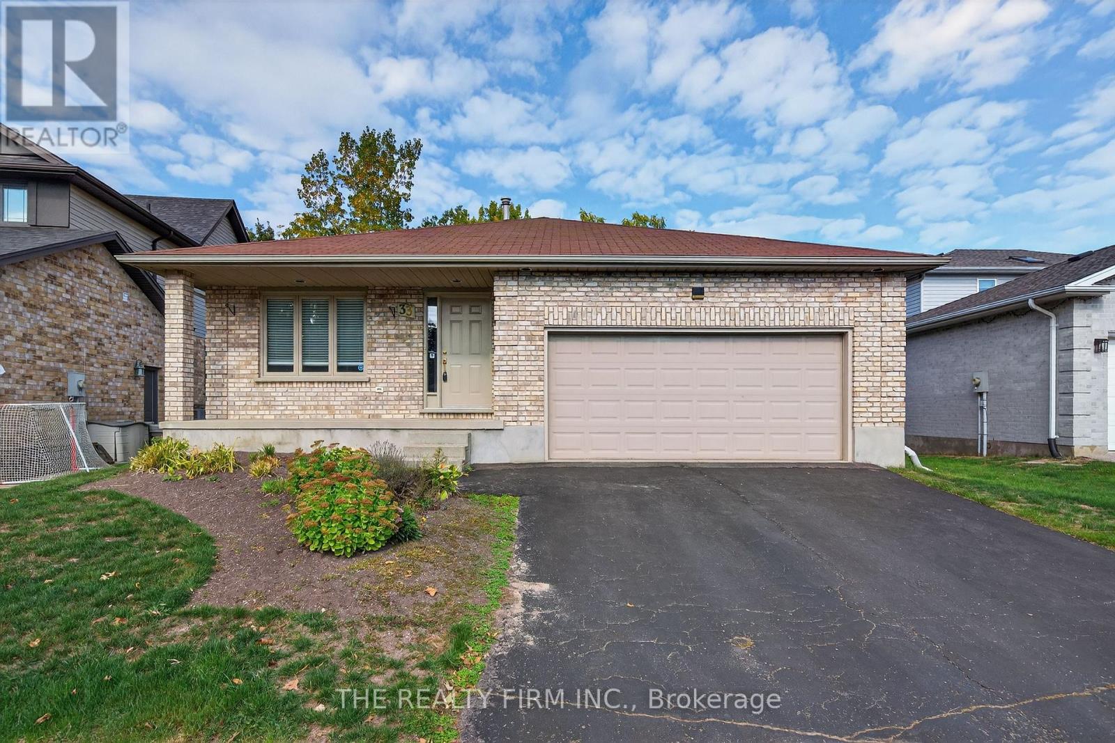 33 STONEYCREEK CRESCENT, London North, Ontario
