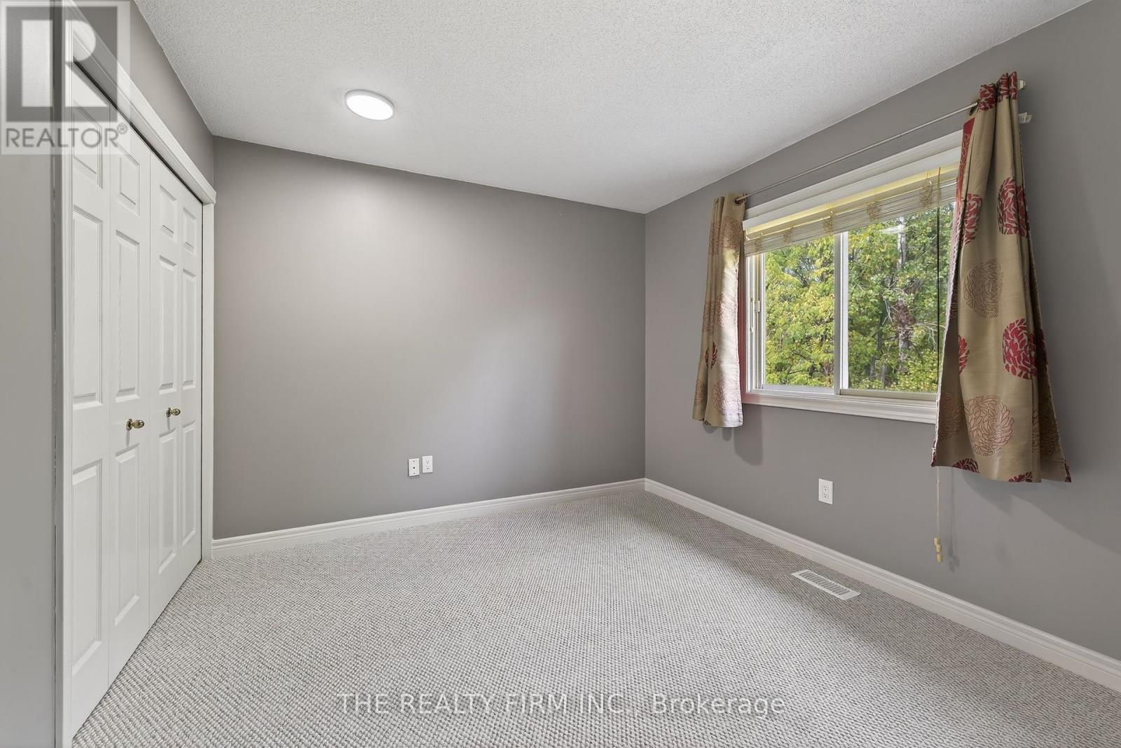 33 Stoneycreek Crescent, London North, Ontario  N5X 3X4 - Photo 16 - X12463643