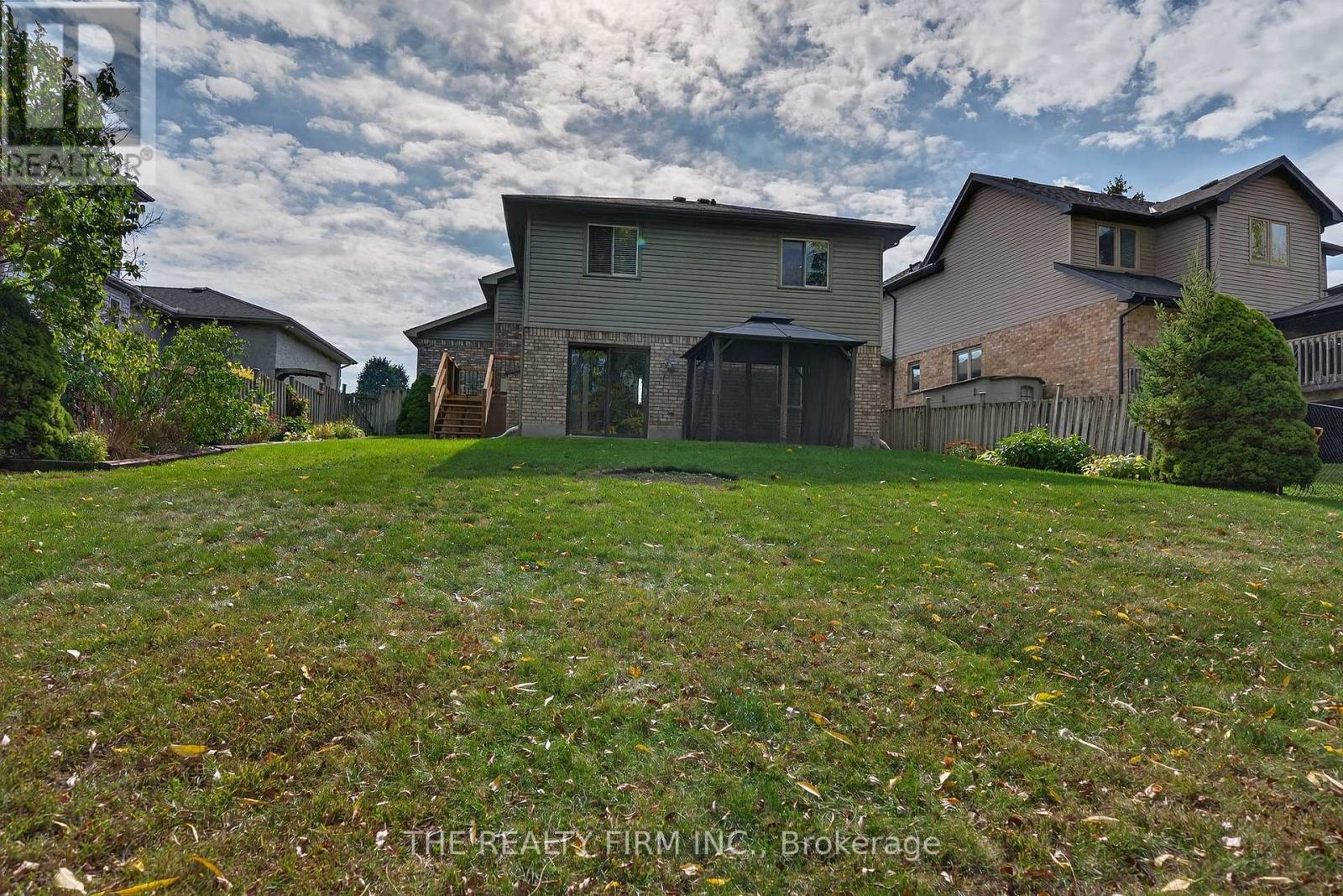 33 Stoneycreek Crescent, London North, Ontario  N5X 3X4 - Photo 32 - X12463643