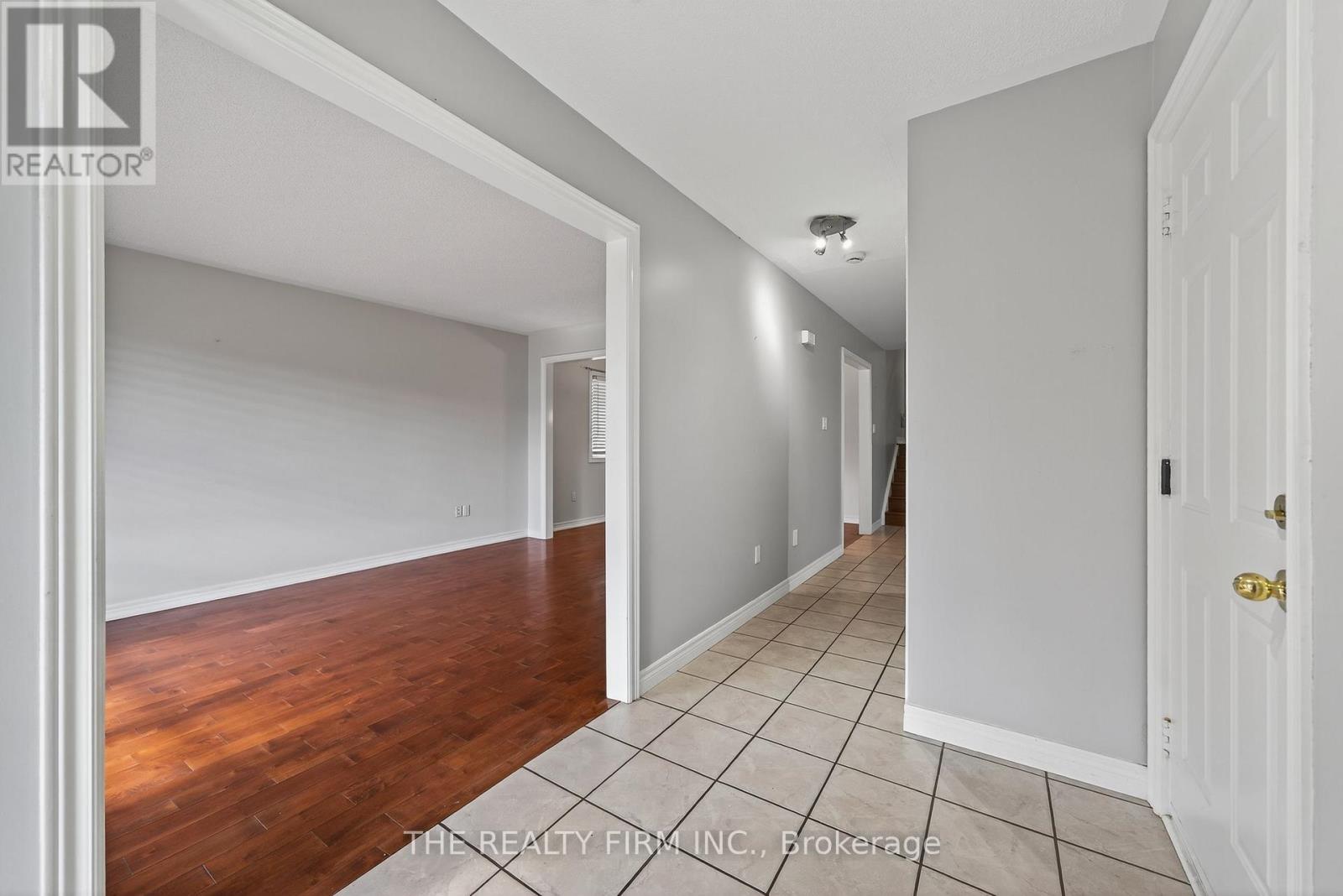 33 Stoneycreek Crescent, London North, Ontario  N5X 3X4 - Photo 4 - X12463643
