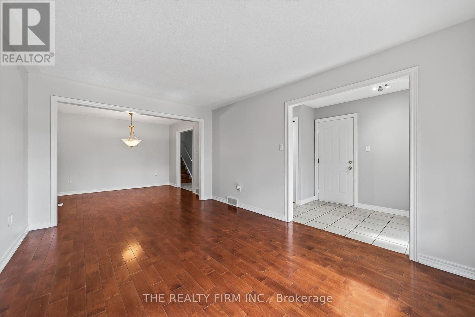 33 Stoneycreek Crescent, London North, Ontario  N5X 3X4 - Photo 5 - X12463643