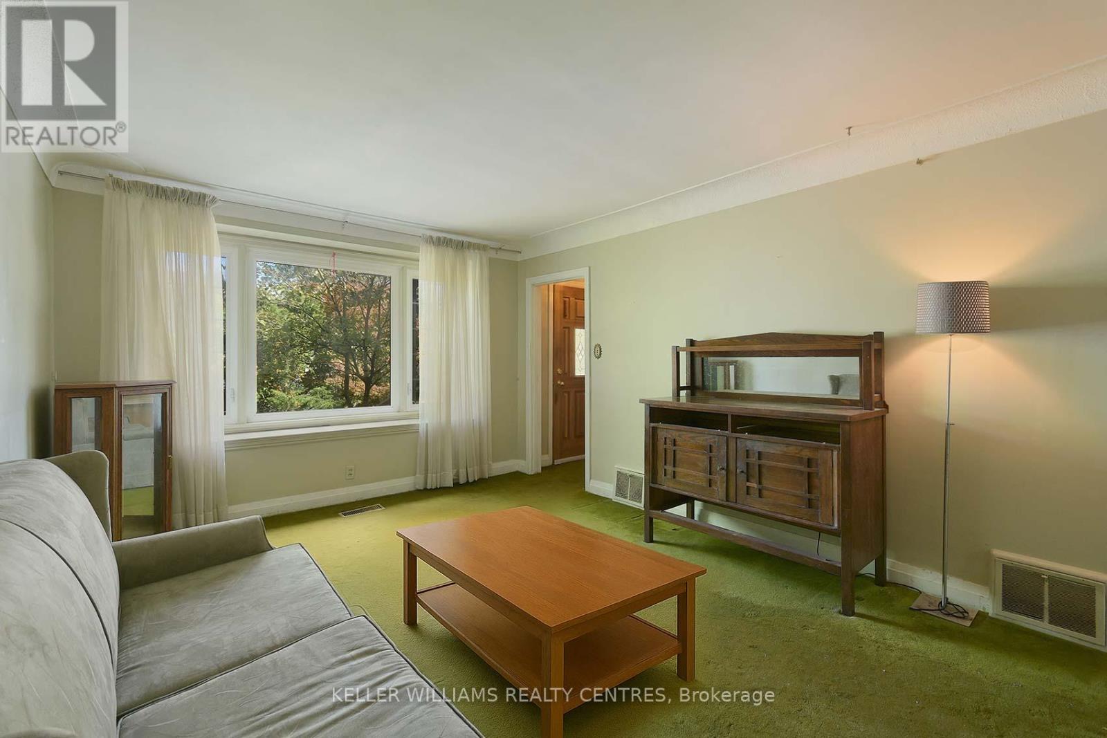 370 Delaware Avenue, Burlington, Ontario  L7R 3B5 - Photo 10 - W12463547