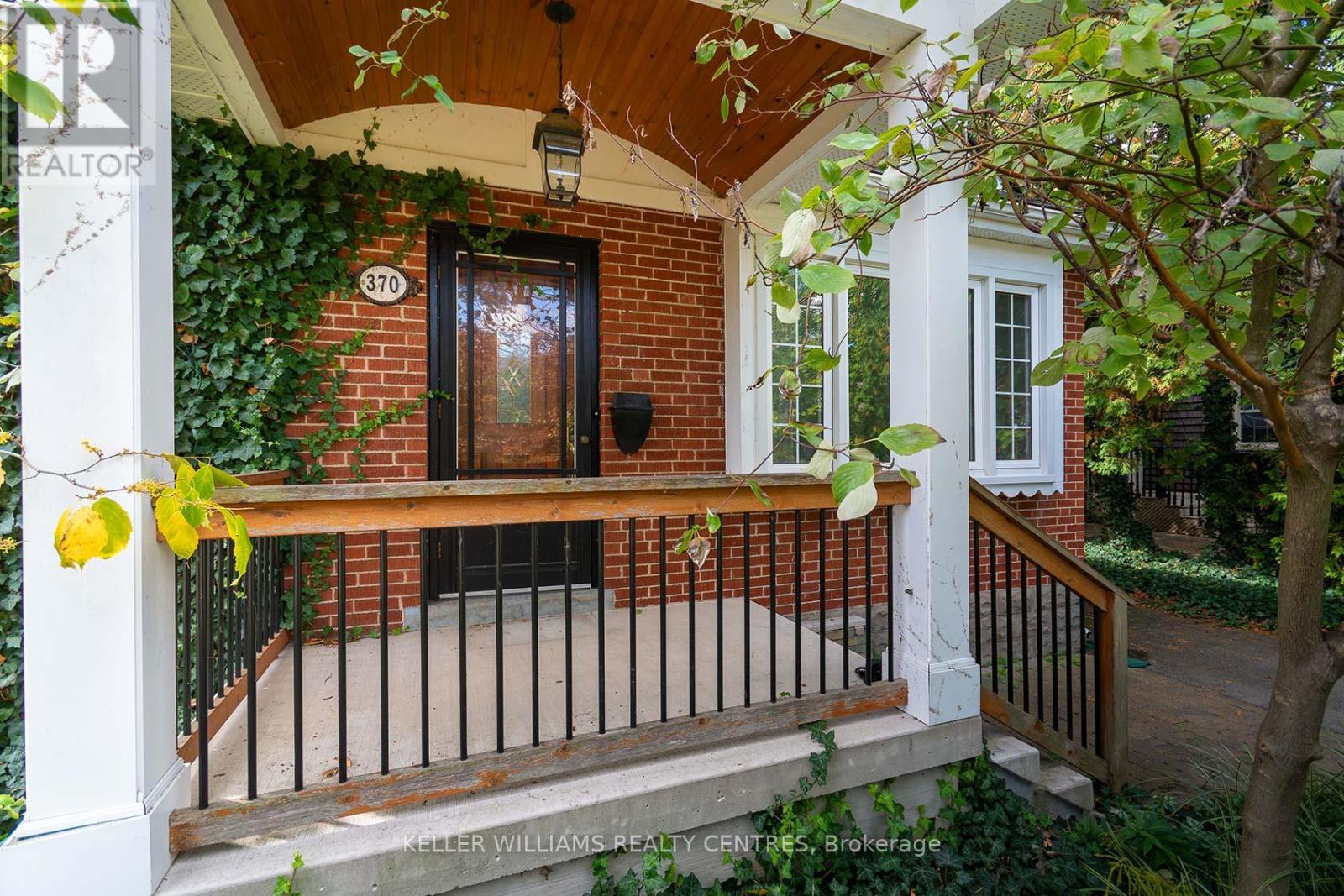370 Delaware Avenue, Burlington, Ontario  L7R 3B5 - Photo 2 - W12463547