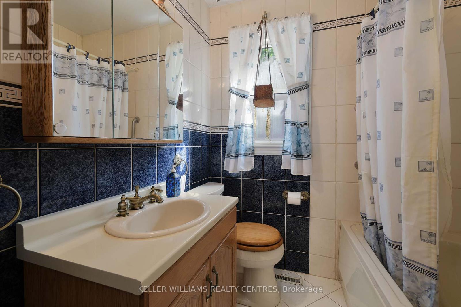 370 Delaware Avenue, Burlington, Ontario  L7R 3B5 - Photo 20 - W12463547