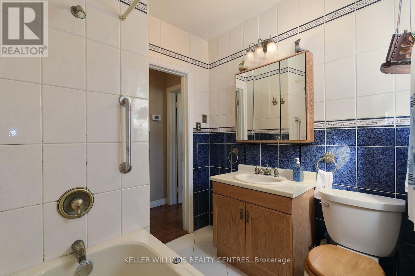 370 Delaware Avenue, Burlington, Ontario  L7R 3B5 - Photo 21 - W12463547