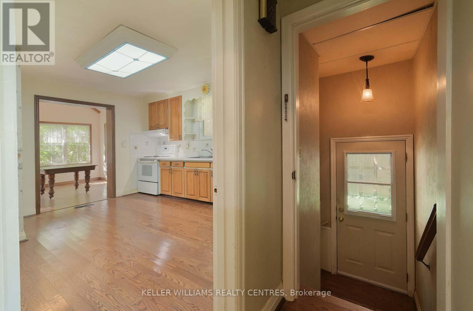 370 Delaware Avenue, Burlington, Ontario  L7R 3B5 - Photo 22 - W12463547