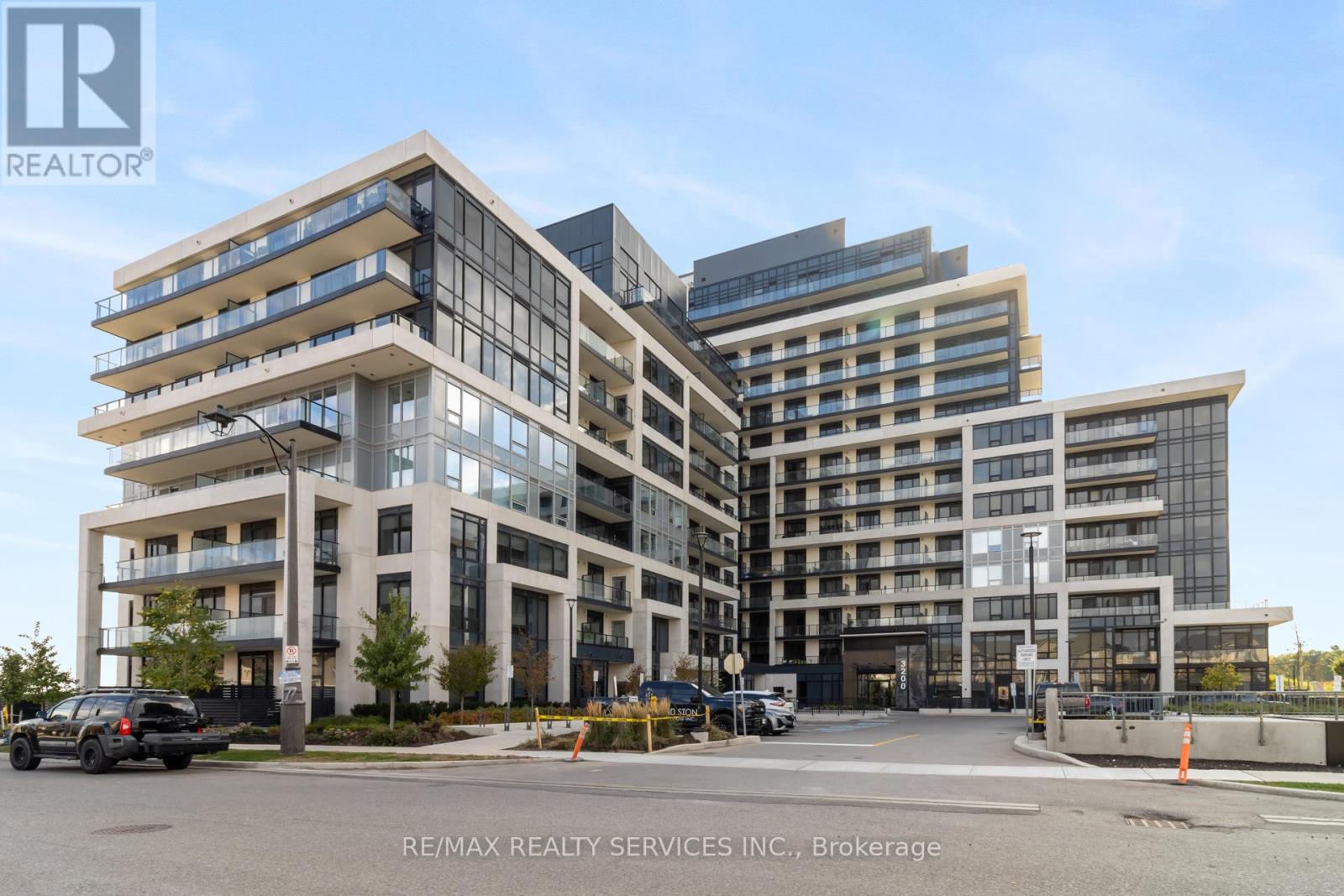 917 - 3200 WILLIAM COLTSON AVENUE, Oakville, Ontario