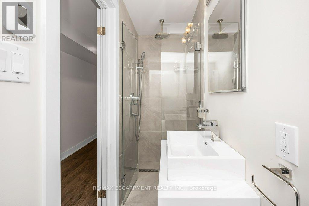 24 - 2086 Ghent Avenue, Burlington, Ontario  L7R 1Y3 - Photo 21 - W12463579