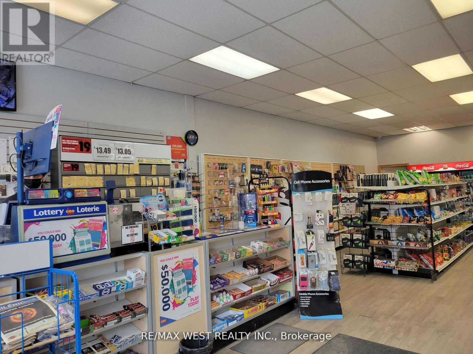 1990 Eglinton Avenue W, Toronto, Ontario  M6E 2J9 - Photo 17 - W12463593