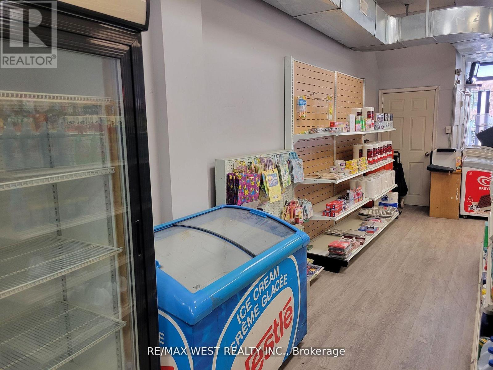 1990 Eglinton Avenue W, Toronto, Ontario  M6E 2J9 - Photo 9 - W12463593