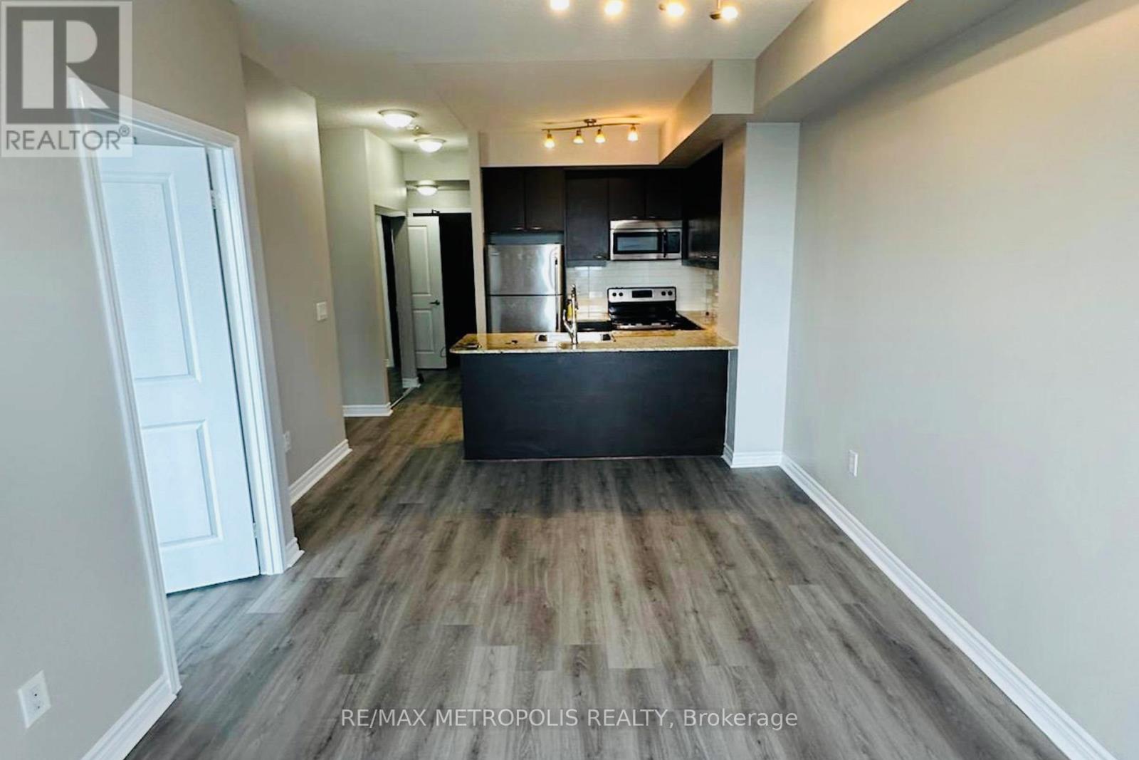 2504 - 385 Prince Of Wales Drive, Mississauga, Ontario  L5B 0C6 - Photo 6 - W12463611