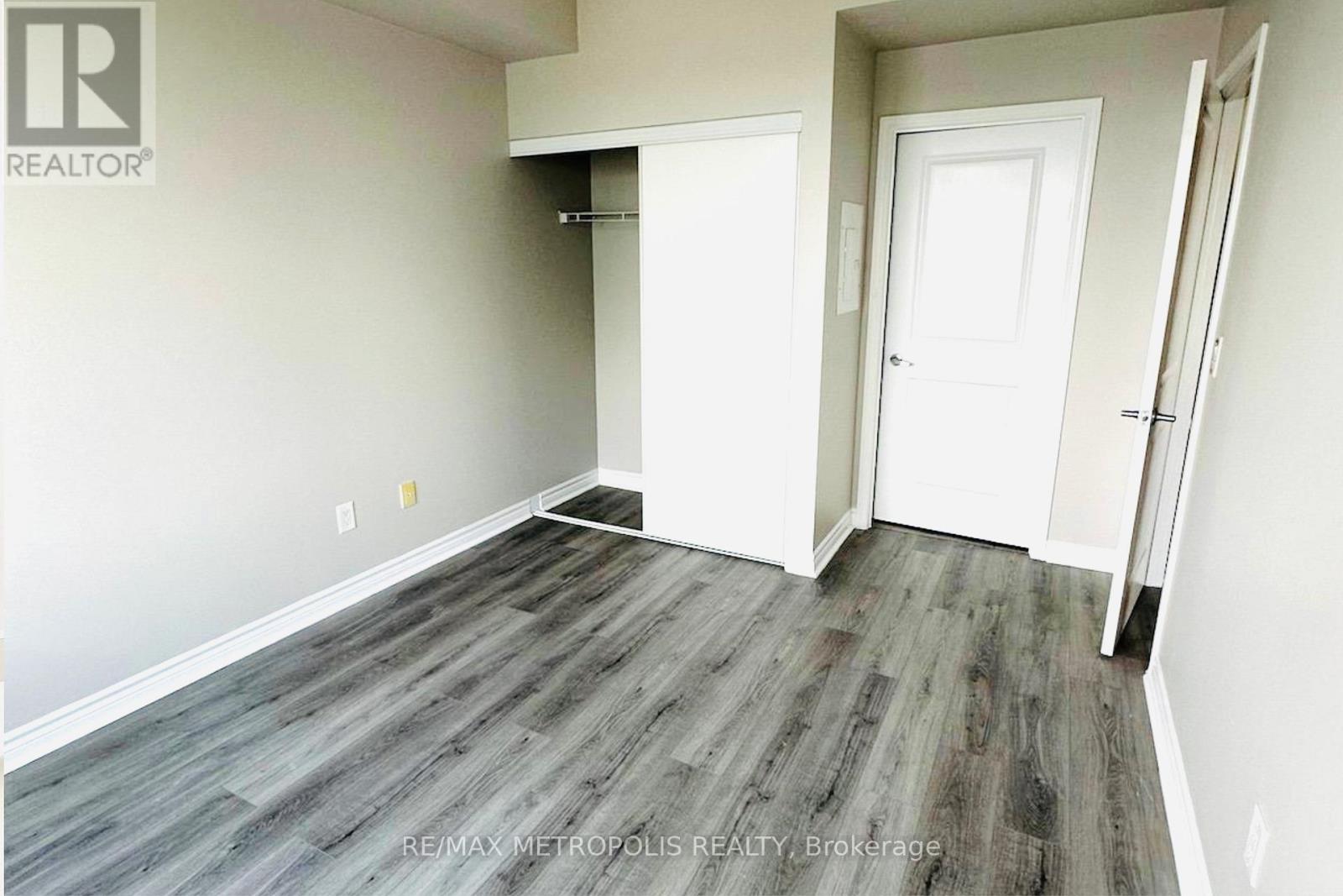 2504 - 385 Prince Of Wales Drive, Mississauga, Ontario  L5B 0C6 - Photo 8 - W12463611