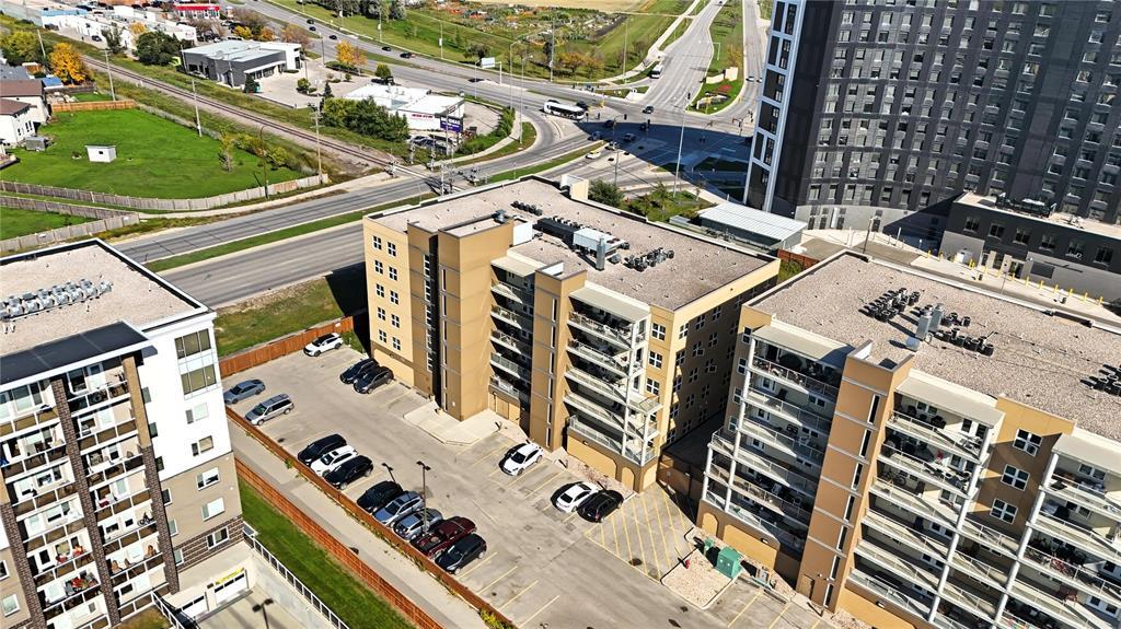 202 40 Shore Street, Winnipeg, Manitoba R2W 0H8 - Photo 0 - 202526305